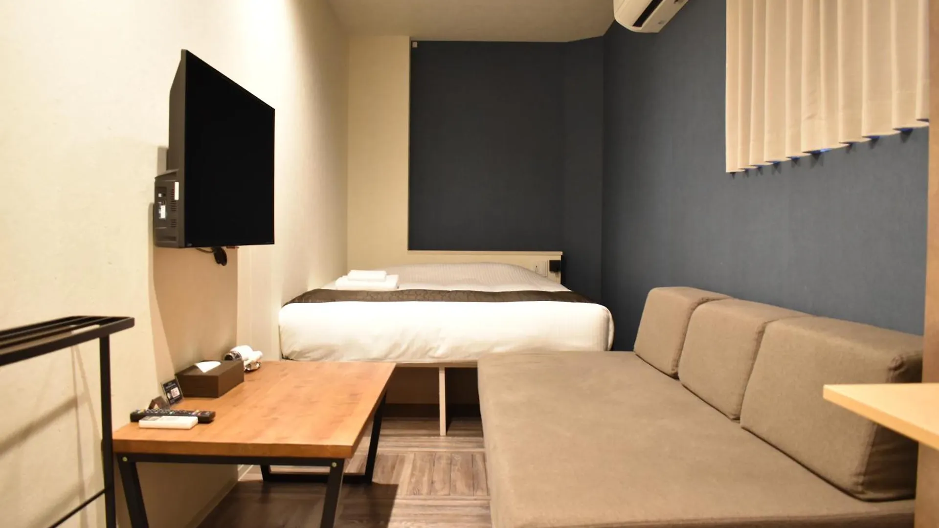 *** Guest house Shinsaibashi House Hotel Osaka Japan