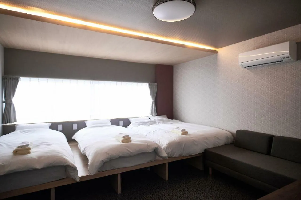 *** Guest house Shinsaibashi House Hotel Osaka Japan